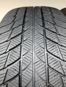 245/50 R19 Bridgestone Blizzak LM001