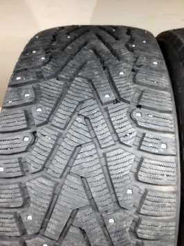 255/55 R18 Pirelli Ice Zero