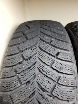 225/60 R17 Michelin X-Ice North 4 SUV