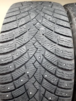 275/45 R21 Pirelli Scorpion Ice Zero 2