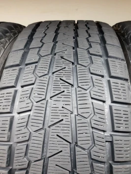 255/55 R18 Yokohama Ice Guard G075