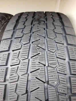 255/55 R18 Yokohama Ice Guard G075